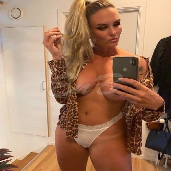 28 Year Curvacious European Escort Angela